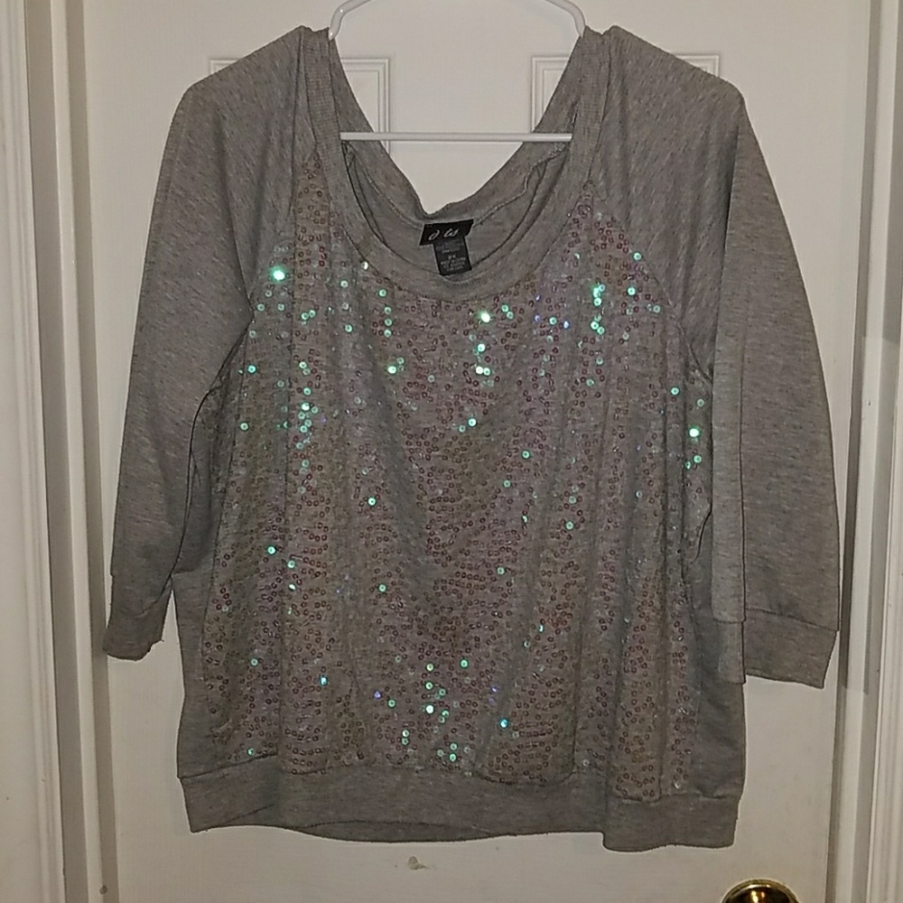Gray sweater with sequines